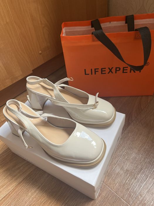 Лаковые туфли 37 р. (24.5 см) 100% новые,очень удобные и качественные.