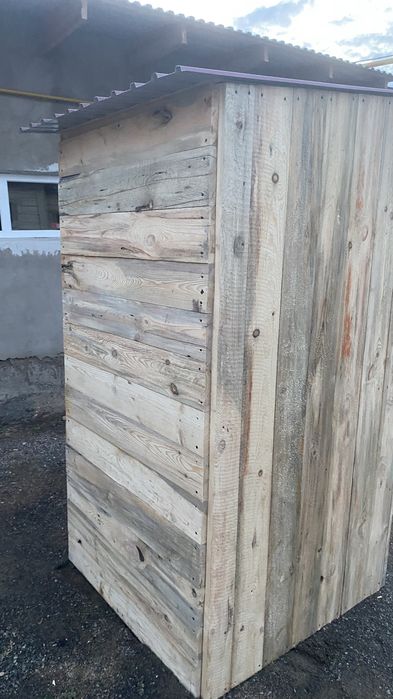 Туалет уличный  из дерево