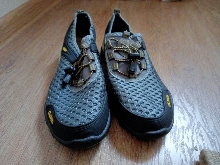 Кроссовки горные