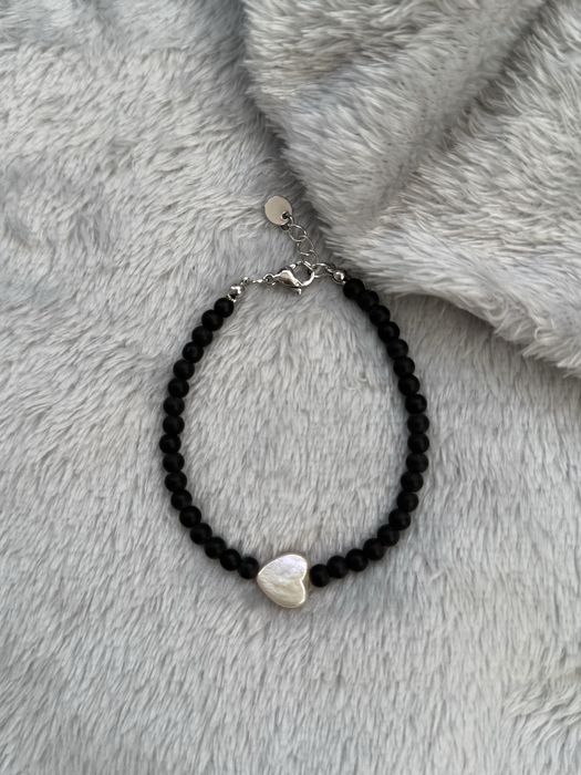 Ръчно изработени гривни от естествени перли, камъни, кристали, стомана