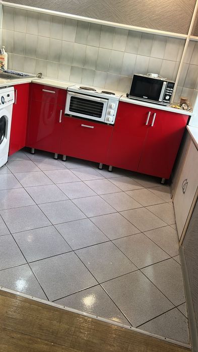 Продам квартиру район 45 аптеки.