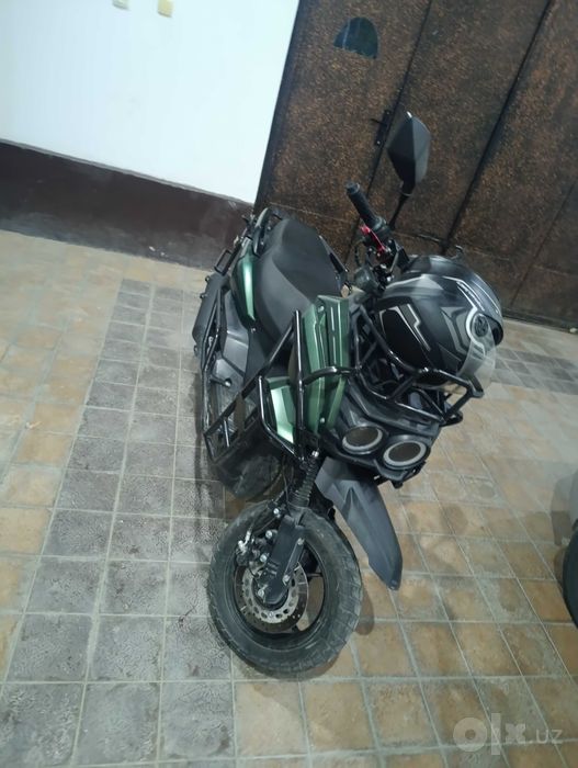 Moped sotiladi, benzinli