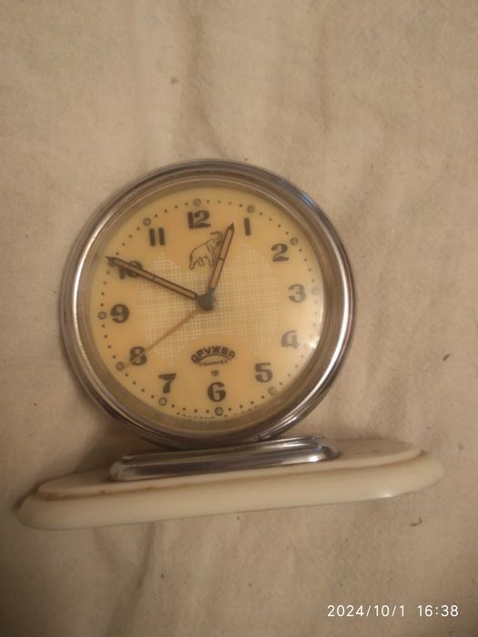 Часы,будильник "Дружба"со слоном (11камней)