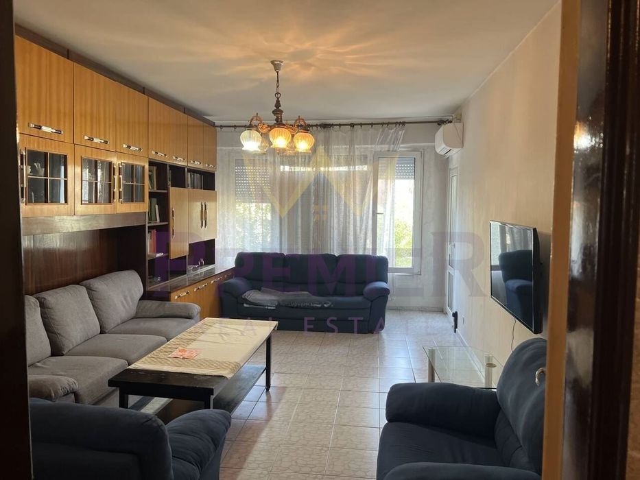 Продава се Тристаен апартамент в Пловдив, Христо Смирненски - 91 кв.м за 1561 €/кв.м - Снимка #2