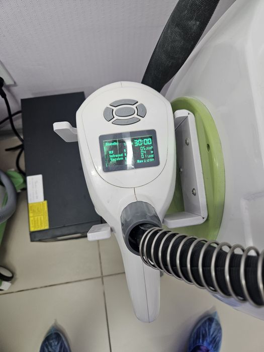 Продам массажный аппарат LPG