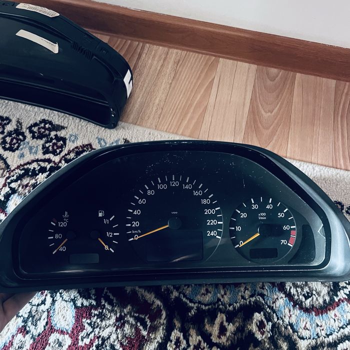 Шиток прибор от мерседес 210