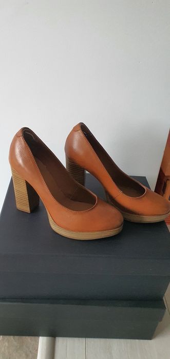 Pantofi maro cu toc