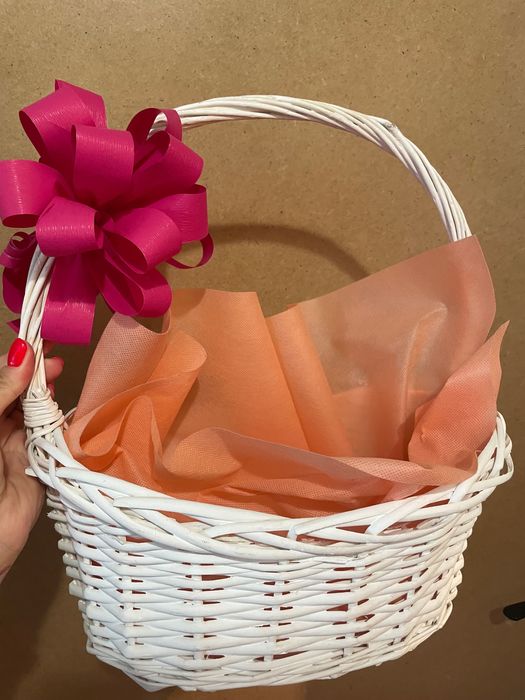 Дървена кошница за подарък