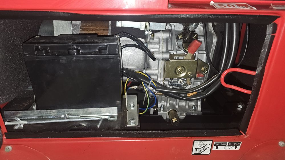 Generator diesel Ultra Toolz SK8500W 6.5 kW / 8.5 kW Trifazic, aproape nou