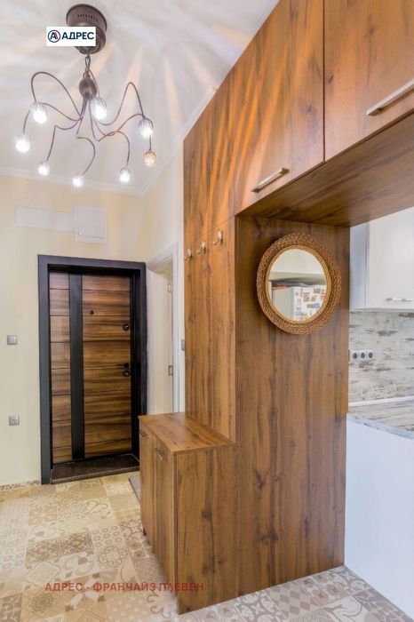 Етаж от къща в Плевен-Идеален център площ 145 цена 325000