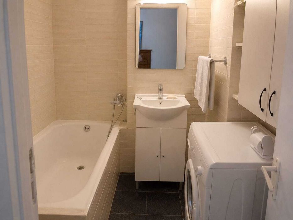 Vând apartament cu 1 camera cu balcon, ascensor zona 300, Bila