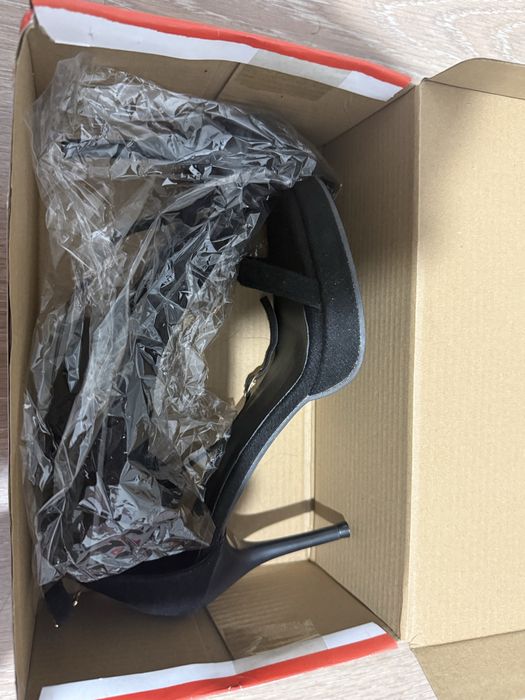 Босоножки замшевые