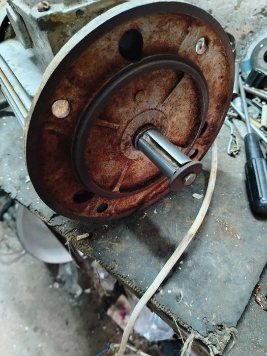 Электродвигатель 1.1 кВт.