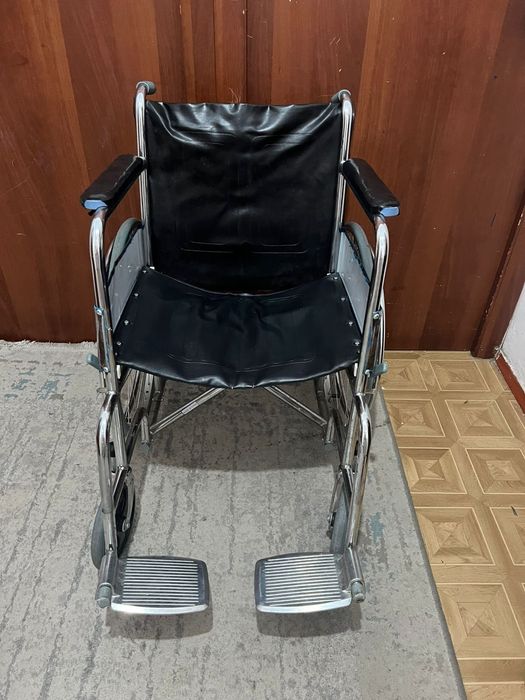 Инвалидная коляска