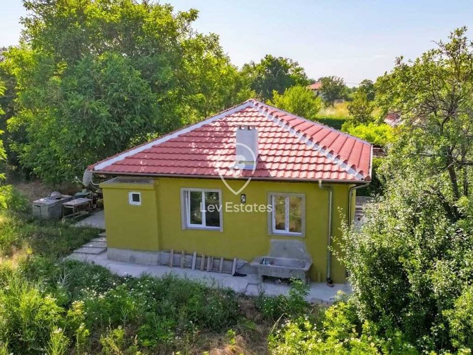Едноетажна къща след основен ремонт в село Дюлево, област Бургас