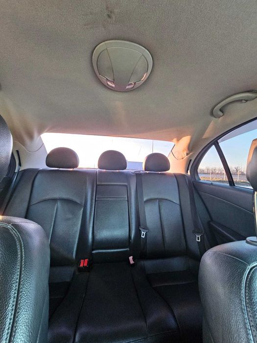 Mercedes Benz E Class 200 w211