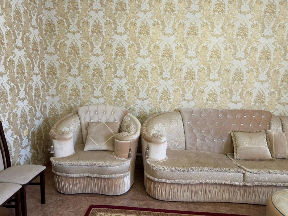 Продам диван для гостиной