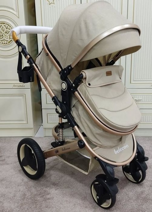 Детская коляска бежевая