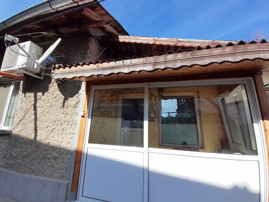 Продава се Къща в Нови пазар - 250 кв.м за 143 €/кв.м - Снимка #1