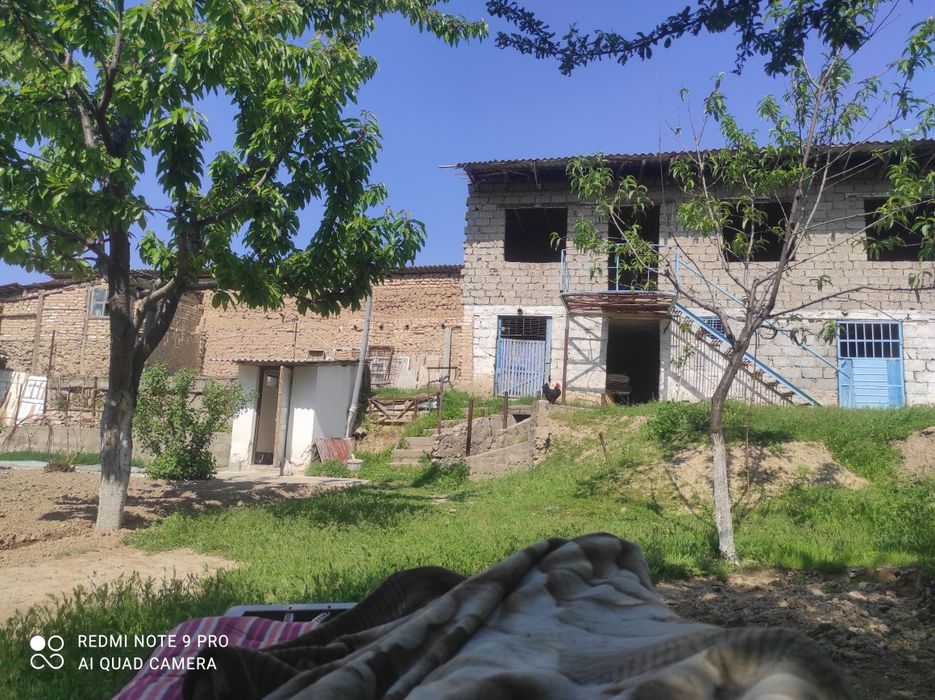 Продается участок возле канала(сзади дома проходит)с домом