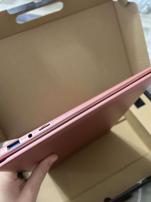 Ноутбук Castom 14