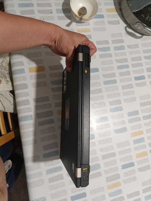 Продам ноутбук Lenovo ThinkPad T420 i7