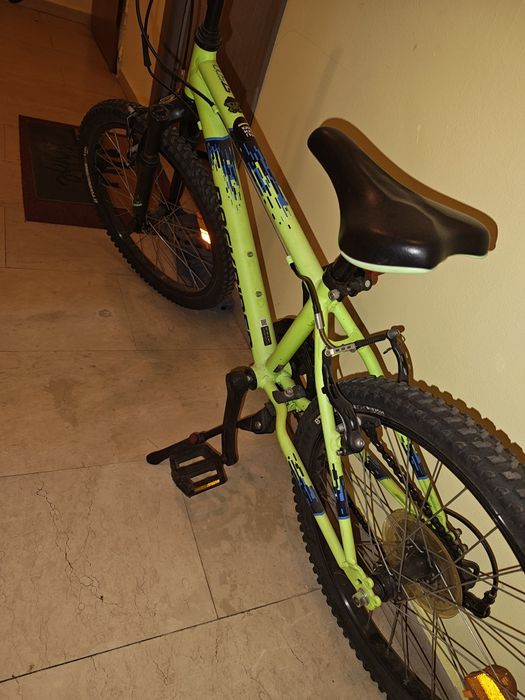 Продавам детски велосипед Rockrider st500 20i