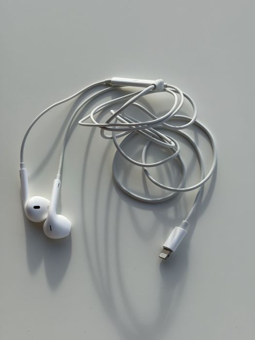 Căști cu fir EarPods Apple pentru iPhone cu lightning