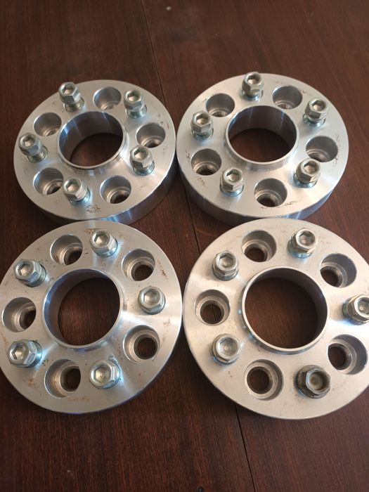 Фланец за мерцедес 190 и 124  и фланци 5 112 30 мм
