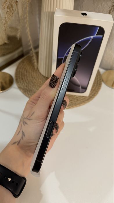 Продам iphone 16 pro max 256gb