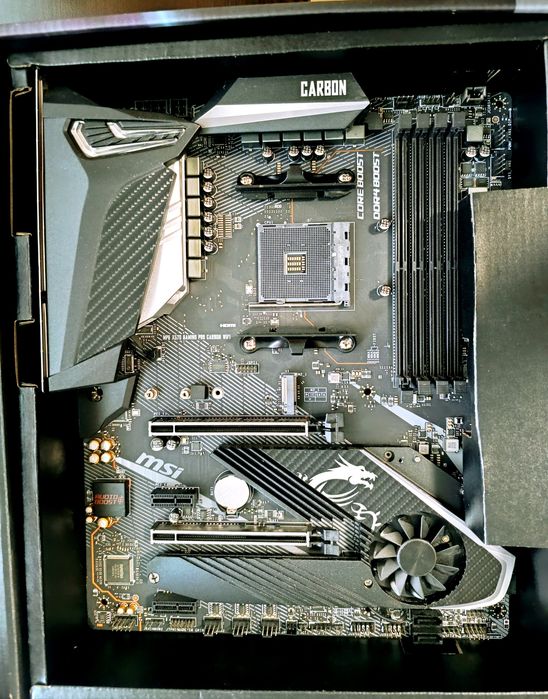 Дънни платки AMD X570 чипсет (AM4)