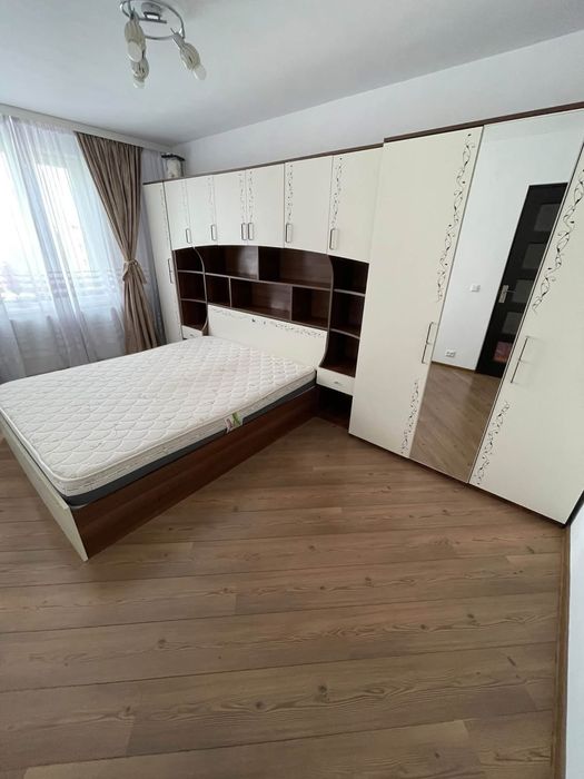 Vând mobilă + pat cu saltea ,preț 2300de lei .