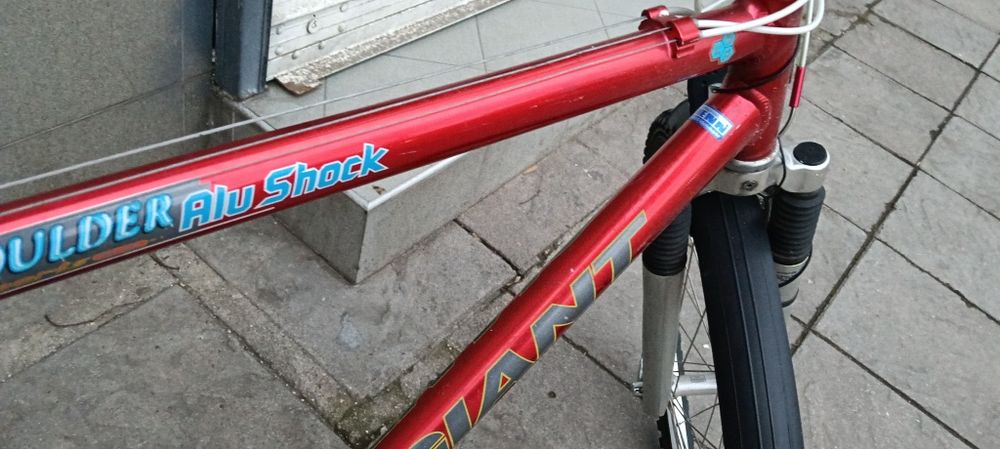 Продавам алуминиев велосипед Giant 26 цола,55 см