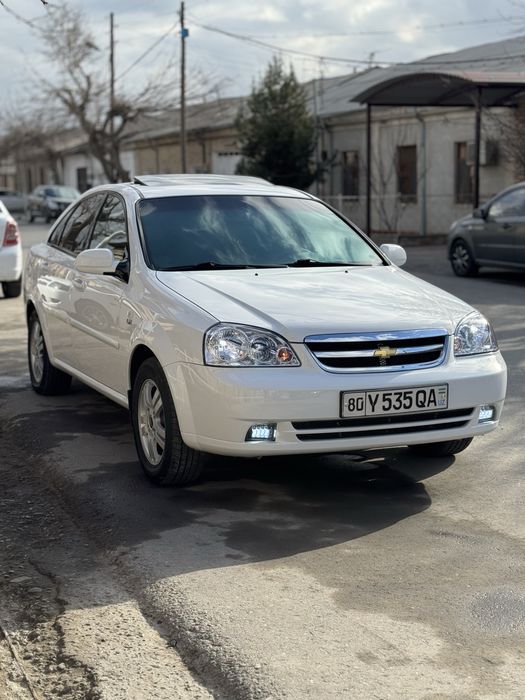 Chevrolet Lacетти 1.6 avtomat