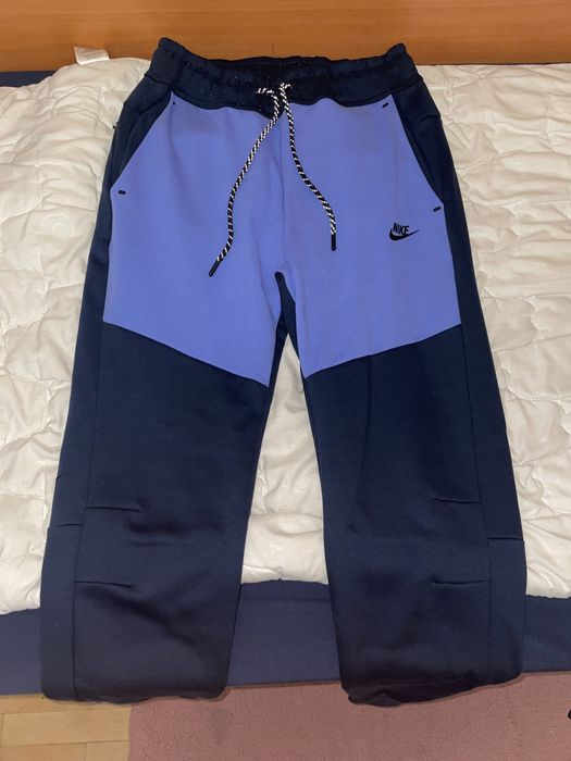 NIKE Tech Fleece