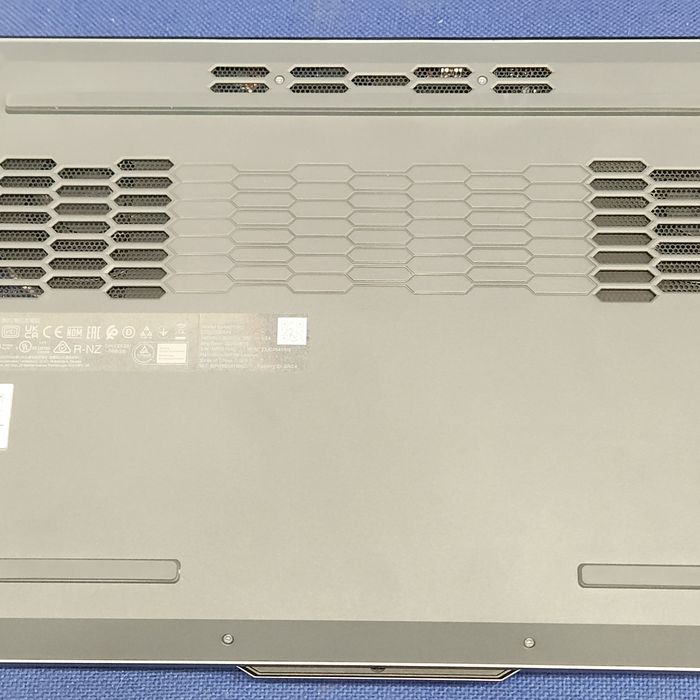 Hope Amanet P11-LenovoLoq/Ryzen5-723hs/12Ram/512ssd/rtx3050/garantie
