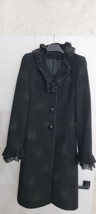 Продам очень эффектное пальто.