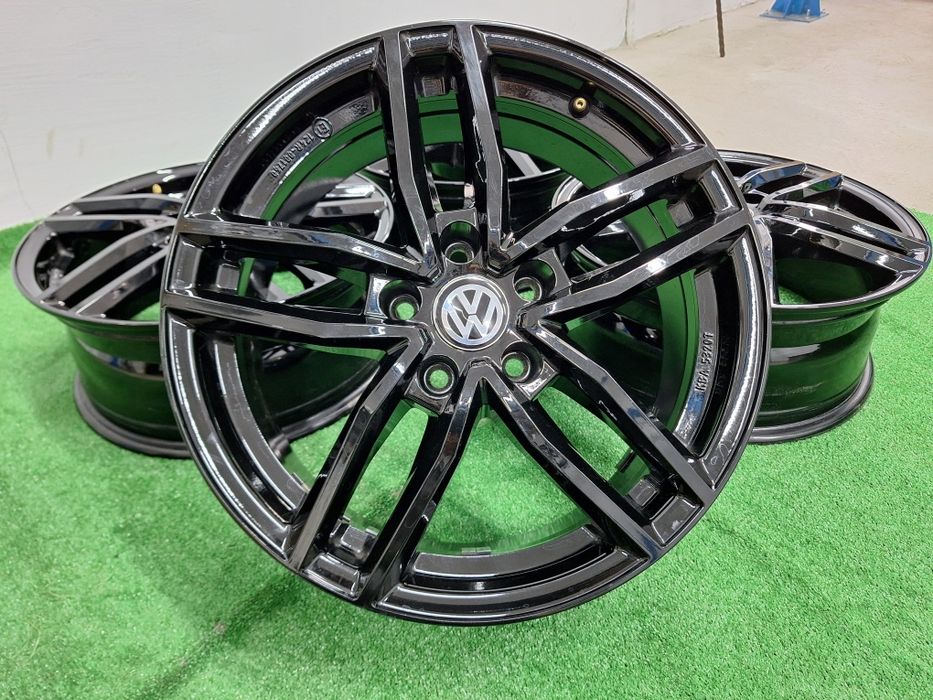 Фолскваген,Шкода-17цола-5/112-ЕТ-45:Ж-7,5 DEZENT "