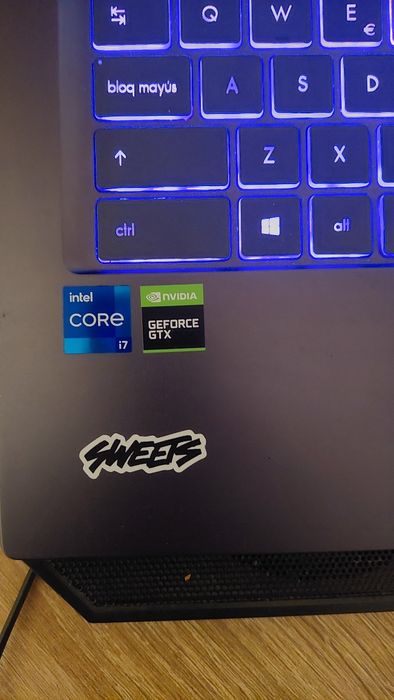 Laptop msi stealth 15m A11SDK