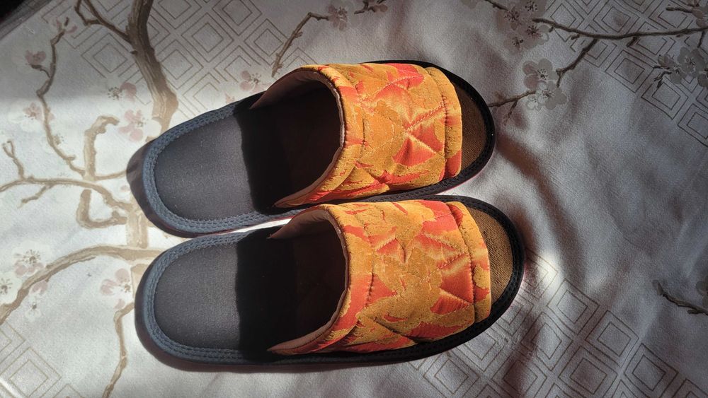 Пошив стильных и удобных домашних тапочек под заказ