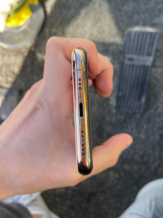 Продается iPhone 11 pro 256