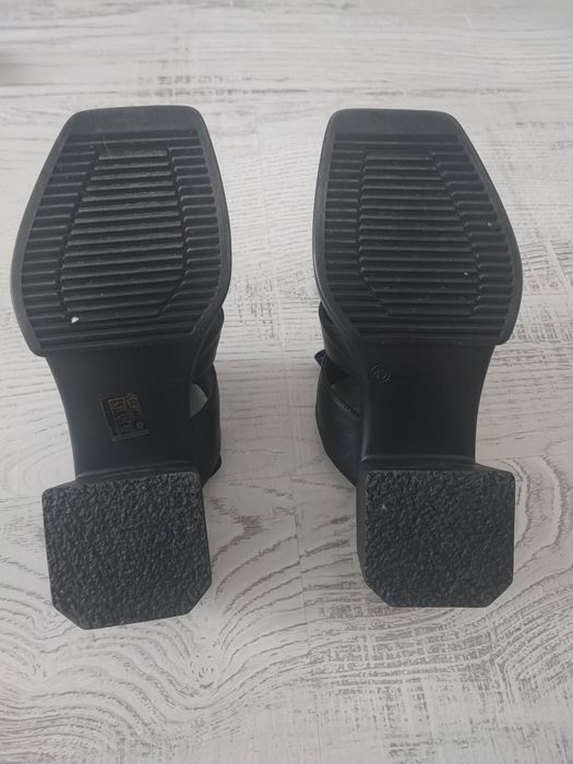 Дамски сандали естествена  кожа 80 лв