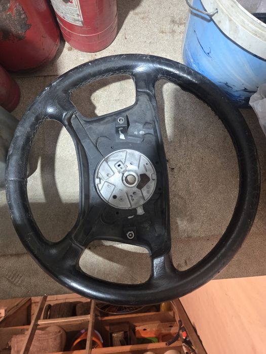 Продаётся руль на бмв е34, е36, е38