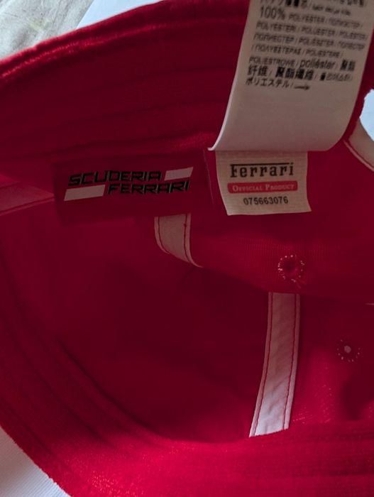 Șapcă Scuderia Ferrari originală, nouă model matlasat.