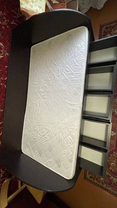 Продам кровать детскую