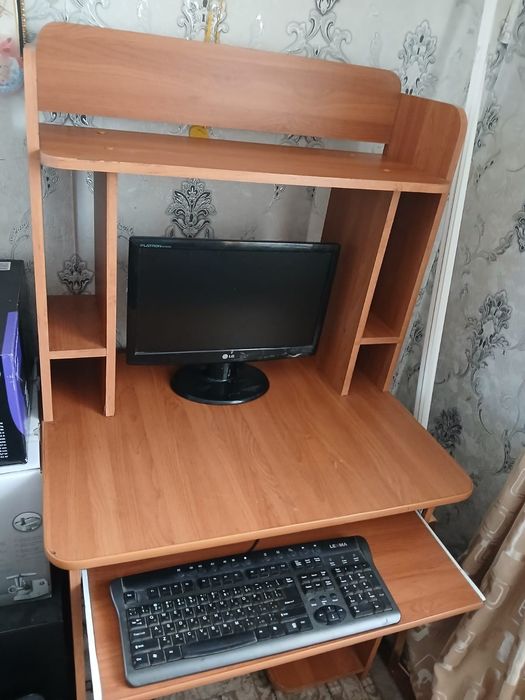 Компьютерный стол