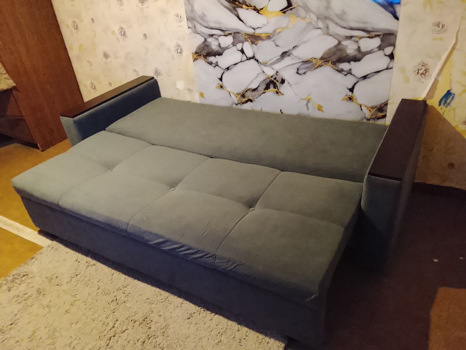 Диванчик продается