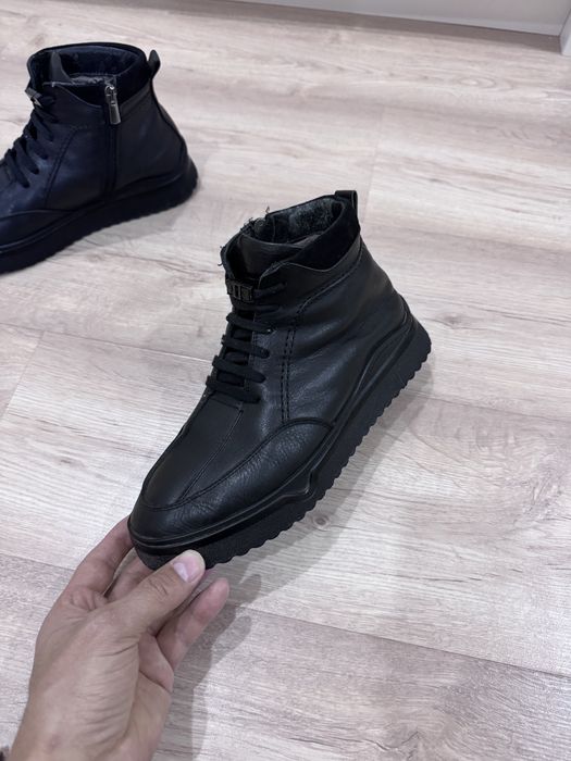 3 пары обуви по цене 1