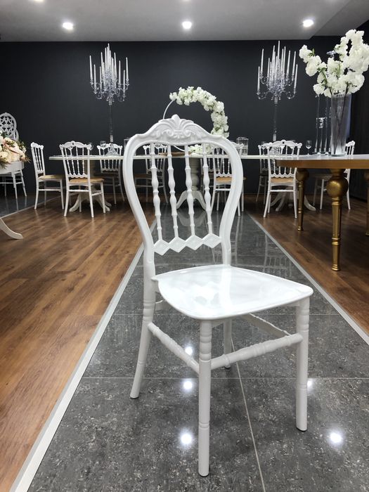 Scaune chiavari pentru evenimente