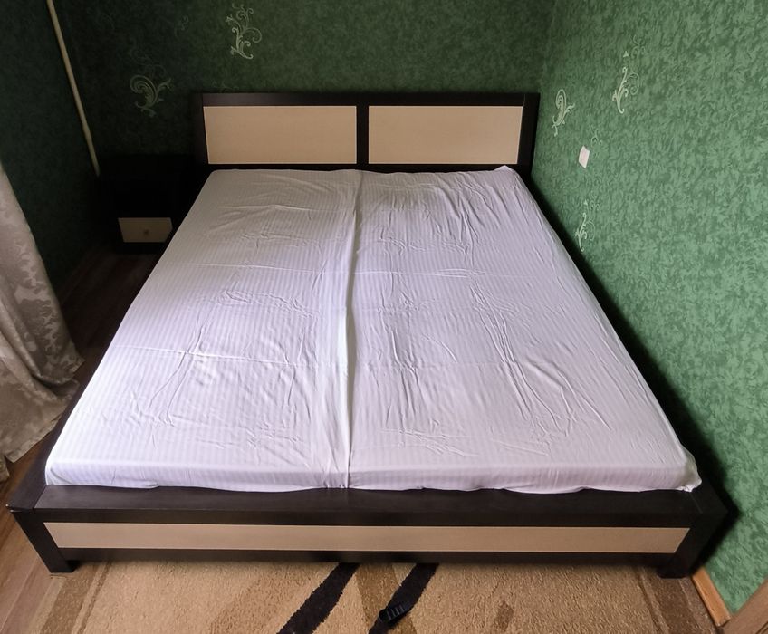 Продаю спальный гарнитур